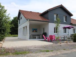 La Belle Vache, hotel with parking in Aumontzey