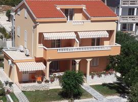 Apartmani Ruža, hotel v Novalji