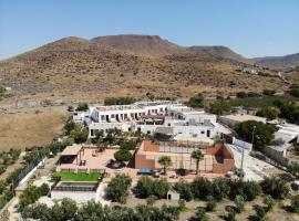 Hospederia Rural Los Palmitos, country house in El Pozo de los Frailes