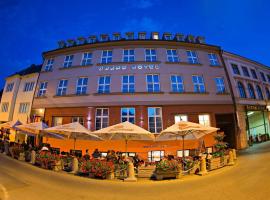 Grand Hotel Trenčin โรงแรมในเตร็นชีน