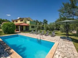 Amazing Home In Pavicini With 4 Bedrooms, Wifi And Outdoor Swimming Pool