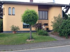 Ferienwohnung Haus Angela, hotel with parking in Güdesweiler