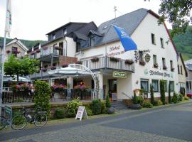 Weinhaus Berg, romantic hotel in Bremm