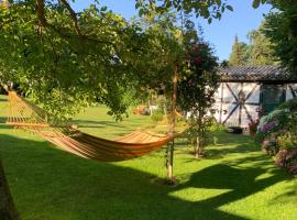 Pension Löw, hotel with parking in Solingen