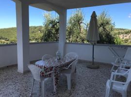 VILLA PINETA VISTA MARE, hotel v destinaci San Menaio