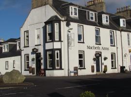 Macbeth Arms, hotel poblíž významného místa Craigievar Castle, Lumphanan