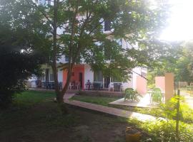 Lily Pearls Inn, hotel a Kobuleti