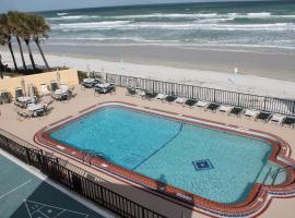 Grand Prix Motel Beach Front – motel w mieście Daytona Beach Shores
