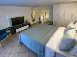 Somnium a newly renovated house in Kamari