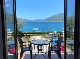 Apartments Family, apartment in Tivat