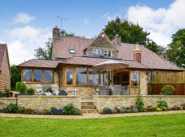 Hyde Tyning Cottage, vacation home in Minchinhampton