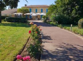 Le Melchior, hotel u gradu Sainte-Terre