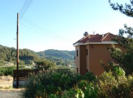 Ilioni Cottage by AgroHolidays, cabin in Kyperounda