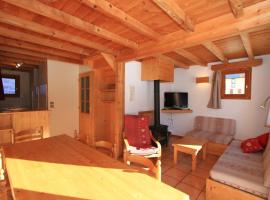 L'Aoùro Hameau des Chazals Nevache Hautes Alpes, hotel i Névache