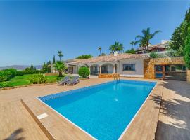Villa Mimosa sleeps 8 with Heated Pool, viešbutis mieste Santa Fe de los Boliches