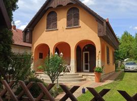 Almavilla, habitación en casa particular en Gyenesdiás