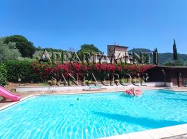 Appartamenti Santa Croce, hotel v destinaci Ferentillo