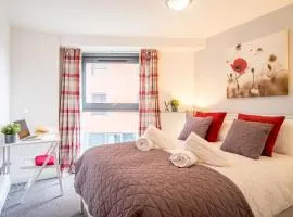 Stylish City 2 Bed, 2 Bath, FREE PARKING & WiFi