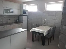 Andi Apartman