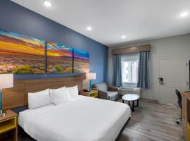 Days Inn & Suites by Wyndham Downtown/University of Houston, viešbutis Hiustone, netoliese – Gulfgate Shopping Center