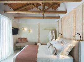 Mirabile Luxury Suites, hotel near Chania Old Venetian Harbour, Chania Town