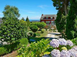 Pensión Casa Elena, guest house in Reinante