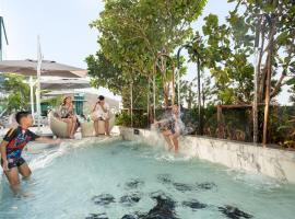 Viesnīca Holiday Inn & Suites Siracha Laemchabang by IHG pilsētā Sirača