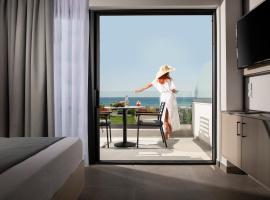 Sky Luxury Suites, hotell i Sarti