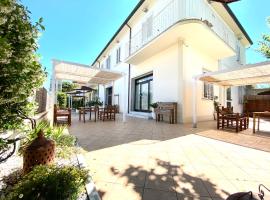 Hotel La Perla, hotel Marina di Massában