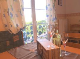 Ferienwohnung Südpfalzblick, Hotel in Burrweiler