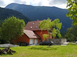 Počitniška hiša Nad Sočo, cottage in Bovec