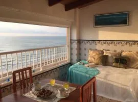 Beachfront and Bright Apartment