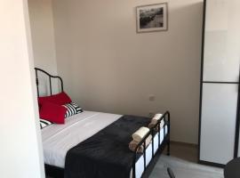 STUDIO APARTMANI PAOLA, budget hotel in Rijeka