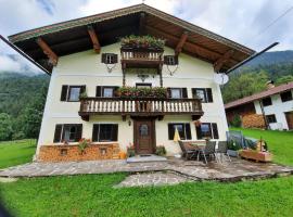 Ferienhaus Annelies, feriebolig i Breitenbach am Inn