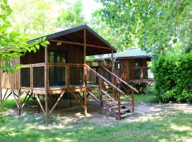 Camping Le Mouliat, hotel with parking in Moncrabeau