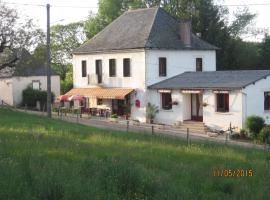 Hotel Le Commerce, vacation rental in Neuville