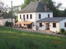 Hotel Le Commerce, hišnim ljubljenčkom prijazen hotel v mestu Neuville