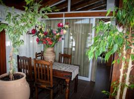 STAVROS amazing apartment in the centre of KOS, hotel en Cos