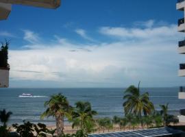 Vallarta Jr Suites in the exclusive Zona Romantica: Puerto Vallarta'da bir otel