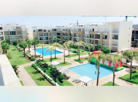 Luxury Apartement Near the Beach, hotel em Sidi Bouqnadel