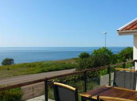 Strandvillan, &Ouml;land - fantastiskt l&auml;ge n&auml;ra havet!, hotel de playa en L&ouml;ttorp