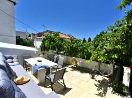 Hydra Art Suites, serviced apartment in Hydra