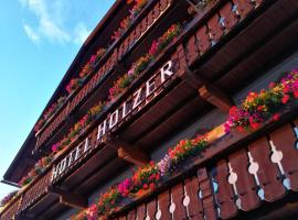 Hotel Holzer, hotel in zona Impianto di risalita Tre Cime, Sesto