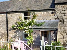 Niver Dew Holiday Cottage, hotel with parking in Lower Boscaswell