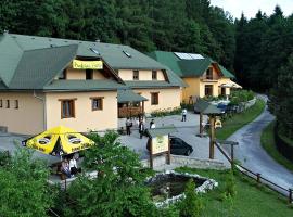 Penzion Ustie, hotel adaptado en Trstená