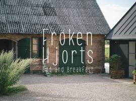 Fröken Hjorts Bed and Breakfast, hotel in Höganäs