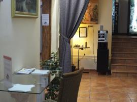 Hostal Europa, guest house in Barcelona