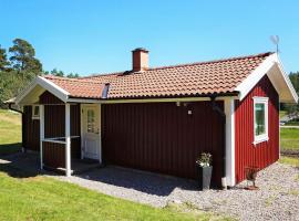 4 person holiday home in Ucklum, feriebolig i Ucklum