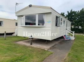 8 berth caravan Presthaven Sands, hotel with parking in Talacre