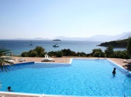 Porto Palmos Hotel Bungalows, hotel in Varko